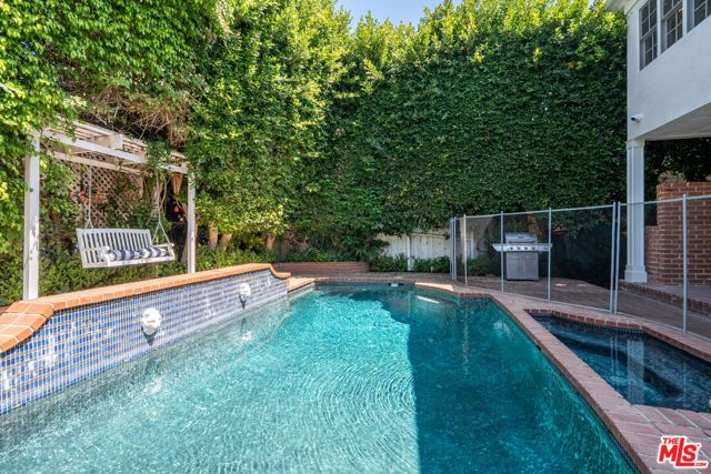 462 Warner Avenue, Los Angeles, CA 90024