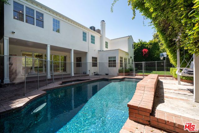 462 Warner Avenue, Los Angeles, CA 90024