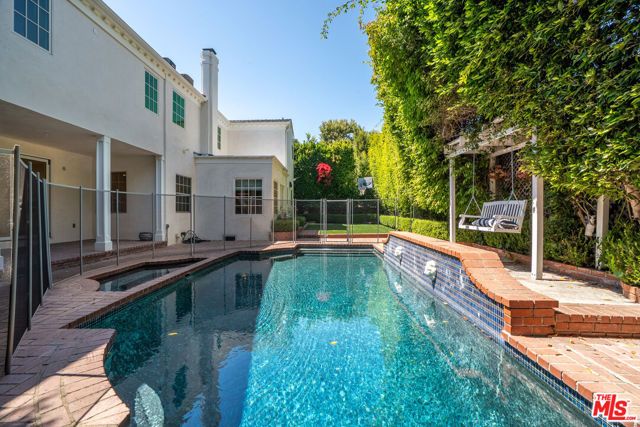 462 Warner Avenue, Los Angeles, CA 90024