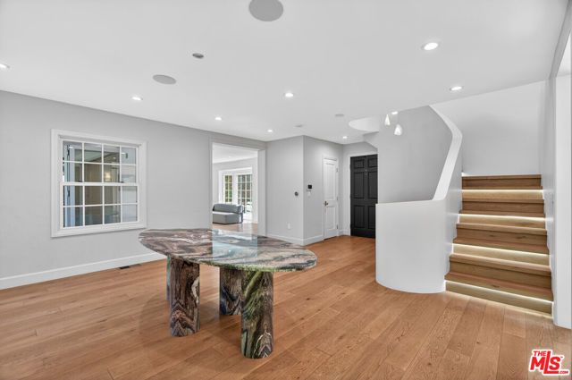 462 Warner Avenue, Los Angeles, CA 90024