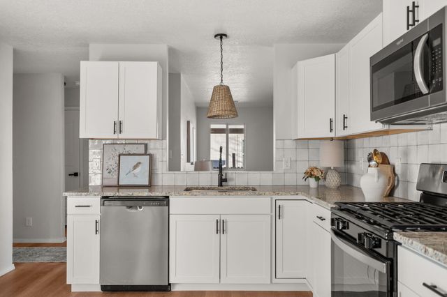 624 Sedona Meadows Drive NE, Rio Rancho, NM 87144