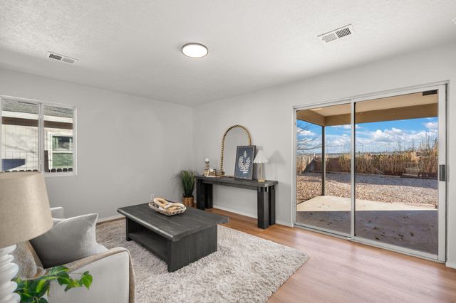 624 Sedona Meadows Drive NE, Rio Rancho, NM 87144