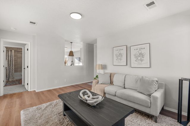 624 Sedona Meadows Drive NE, Rio Rancho, NM 87144