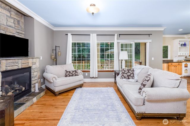 637 Del Guzzi Drive, Port Angeles, WA 98362