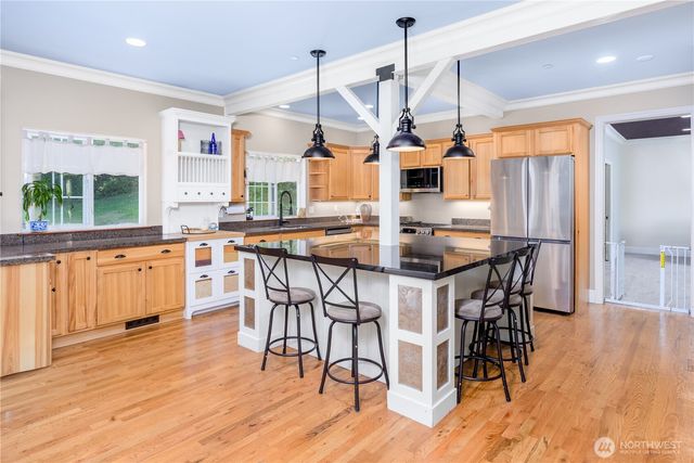 637 Del Guzzi Drive, Port Angeles, WA 98362
