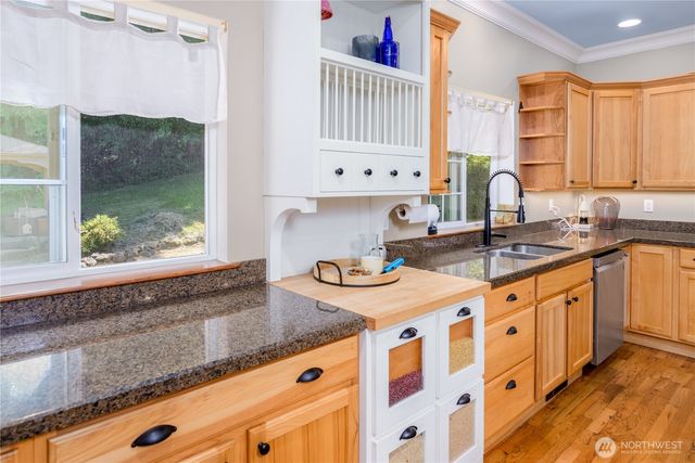637 Del Guzzi Drive, Port Angeles, WA 98362