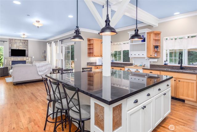 637 Del Guzzi Drive, Port Angeles, WA 98362