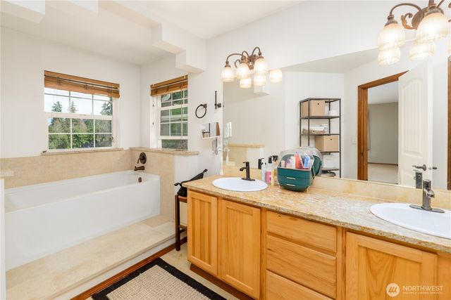 637 Del Guzzi Drive, Port Angeles, WA 98362