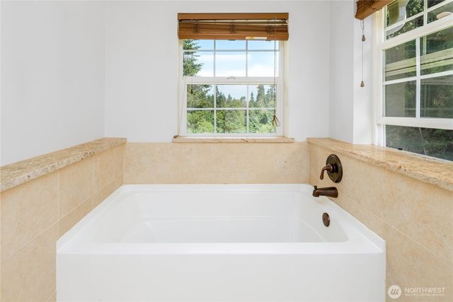 637 Del Guzzi Drive, Port Angeles, WA 98362