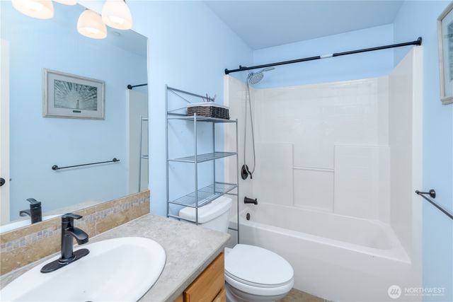 637 Del Guzzi Drive, Port Angeles, WA 98362