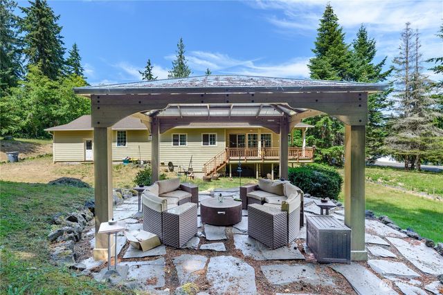 637 Del Guzzi Drive, Port Angeles, WA 98362