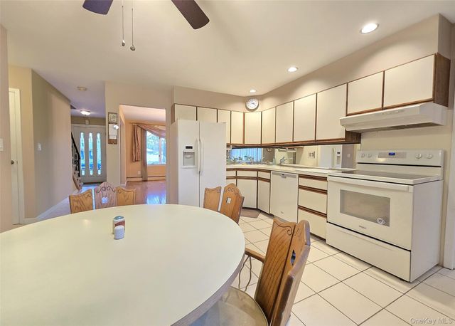 342 Thrift Street, Ronkonkoma, NY 11779