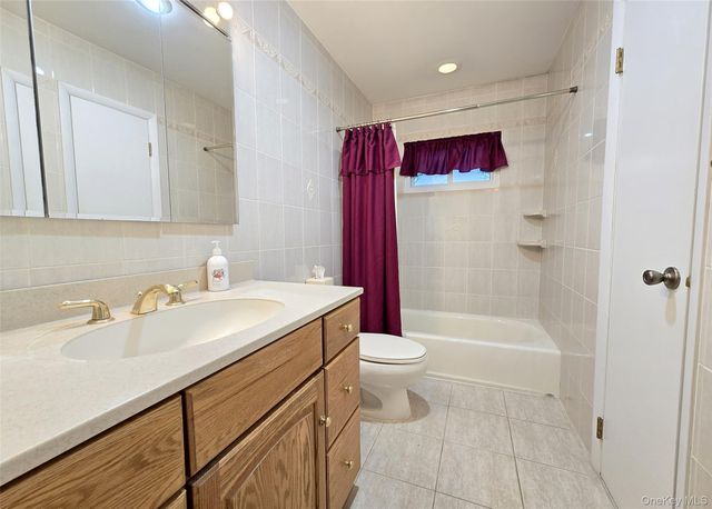 342 Thrift Street, Ronkonkoma, NY 11779