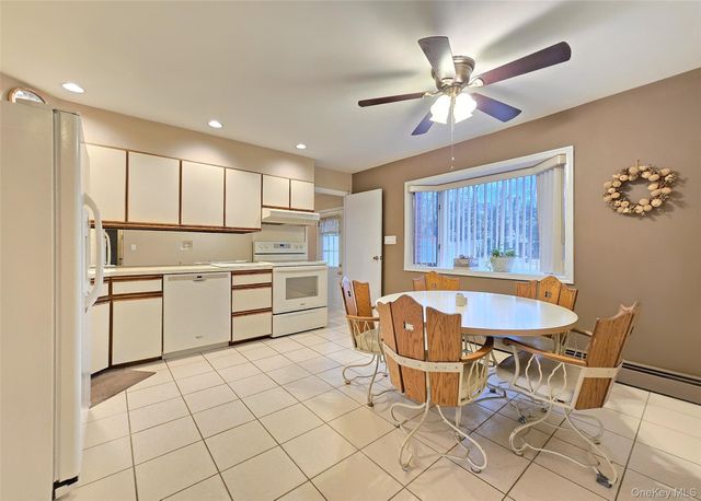 342 Thrift Street, Ronkonkoma, NY 11779