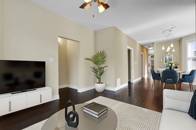 2732 W Belmont Avenue 1, Chicago, IL 60618