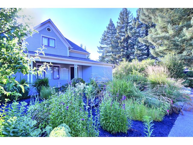 1034 LAWRENCE St, Eugene, OR 97401