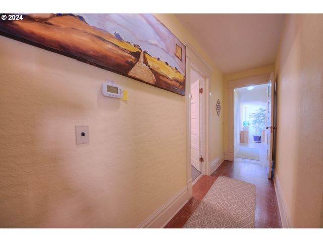 1034 LAWRENCE St, Eugene, OR 97401