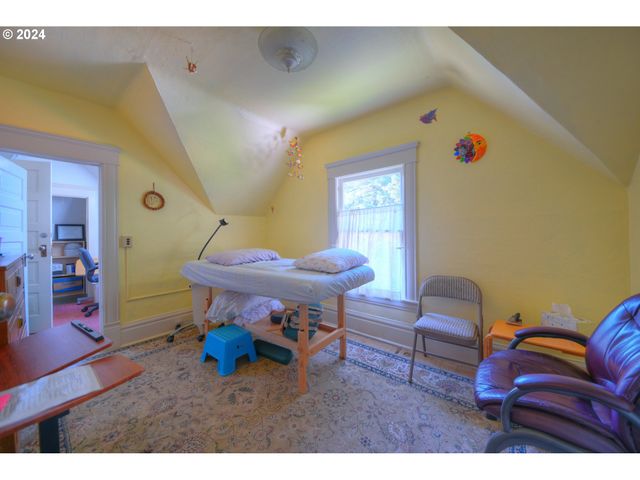 1034 LAWRENCE St, Eugene, OR 97401