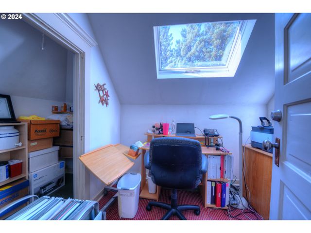 1034 LAWRENCE St, Eugene, OR 97401