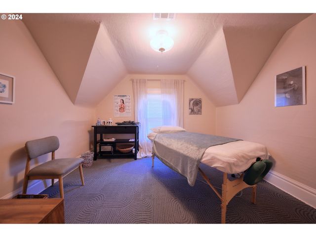 1034 LAWRENCE St, Eugene, OR 97401