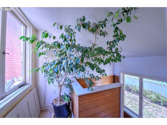 1034 LAWRENCE St, Eugene, OR 97401