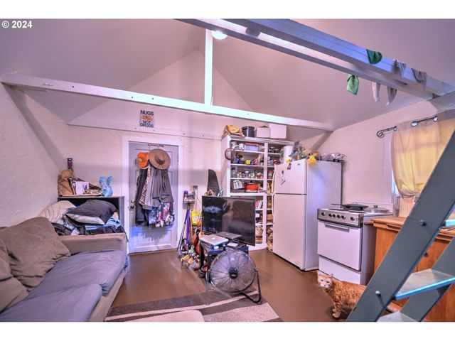 1034 LAWRENCE St, Eugene, OR 97401