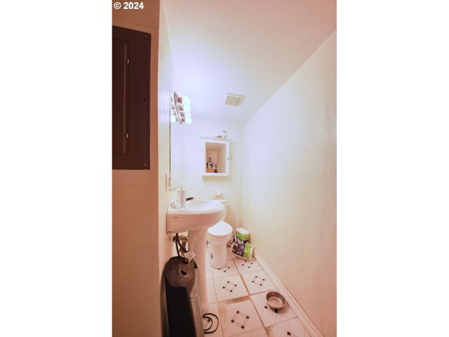 1034 LAWRENCE St, Eugene, OR 97401