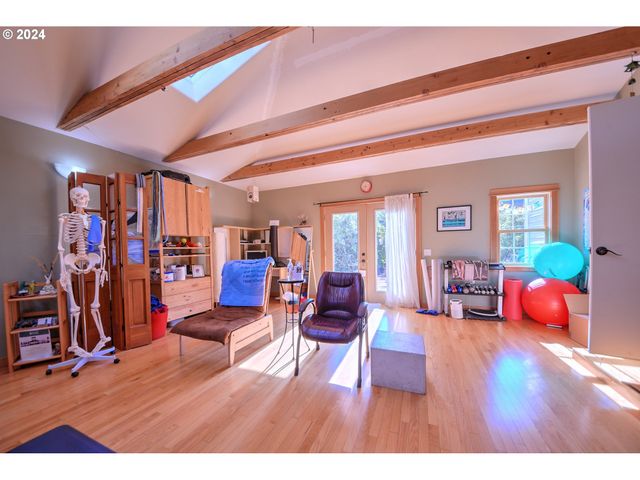 1034 LAWRENCE St, Eugene, OR 97401