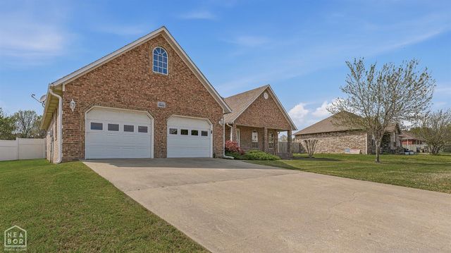 5502 S 32nd Street, Paragould, AR 72450