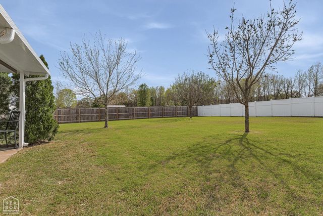5502 S 32nd Street, Paragould, AR 72450