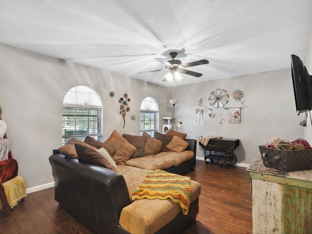 216 Cindy Lane, Burleson, TX 76028