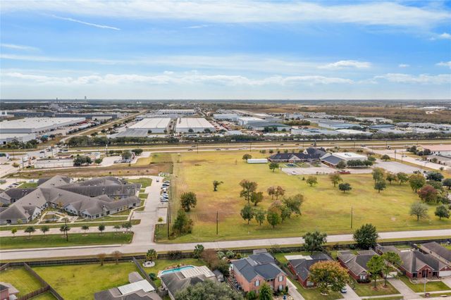 0 Fairmont Parkway, La Porte, TX 77571