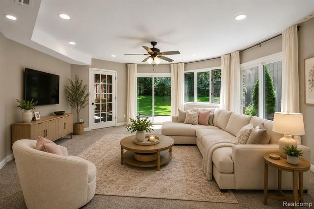 4915 Walnut Lake Road, West Bloomfield, MI 48323