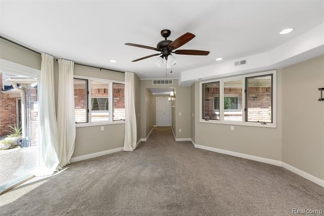 4915 Walnut Lake Road, West Bloomfield, MI 48323