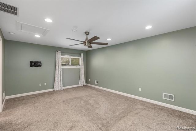4915 Walnut Lake Road, West Bloomfield, MI 48323