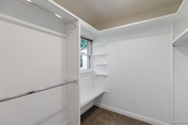 4915 Walnut Lake Road, West Bloomfield, MI 48323