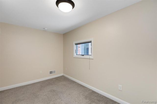 4915 Walnut Lake Road, West Bloomfield, MI 48323