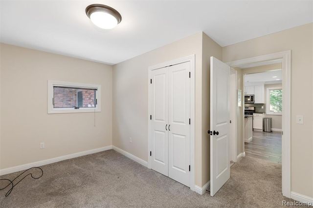 4915 Walnut Lake Road, West Bloomfield, MI 48323