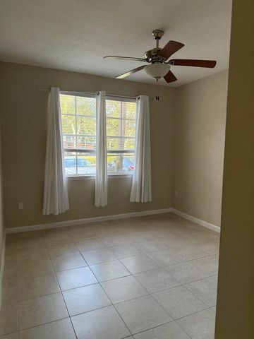 1111 Myrtlewood Circle E 1111, Palm Beach Gardens, FL 33408