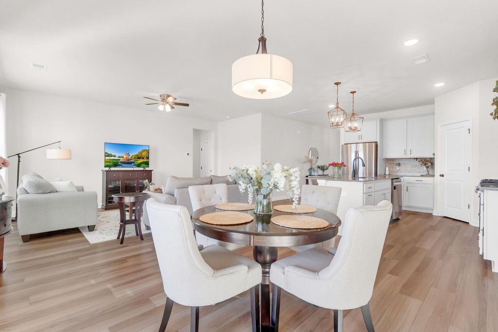 Image 16 of property listing at 765 Sienna Way, Summerville, SC 29486