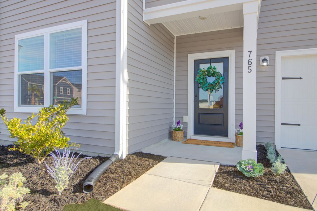 Image 3 of property listing at 765 Sienna Way, Summerville, SC 29486