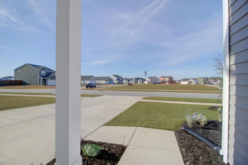 Image 4 of property listing at 765 Sienna Way, Summerville, SC 29486