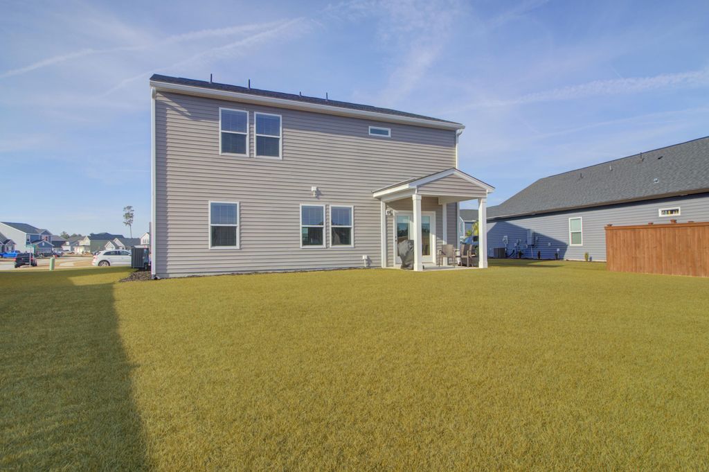 Image 5 of property listing at 765 Sienna Way, Summerville, SC 29486