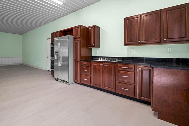 7795 Loches Road NE, Saint Louisville, OH 43071