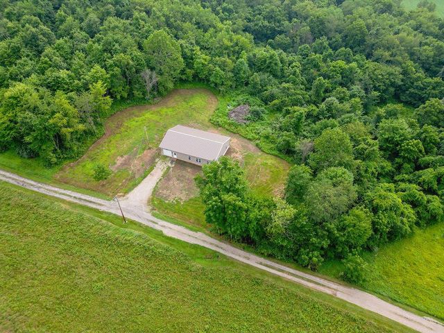 7795 Loches Road NE, Saint Louisville, OH 43071