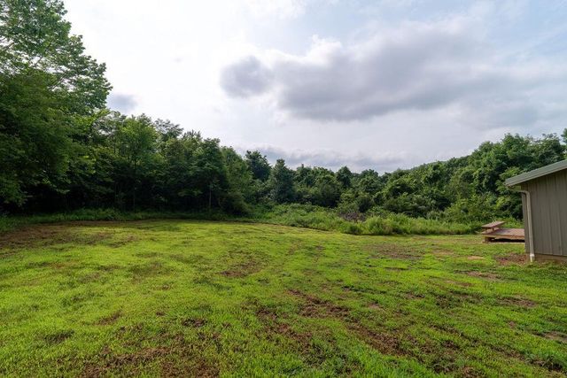7795 Loches Road NE, Saint Louisville, OH 43071
