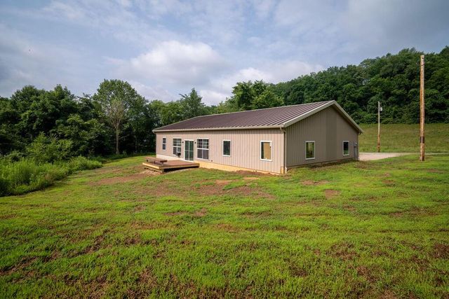 7795 Loches Road NE, Saint Louisville, OH 43071
