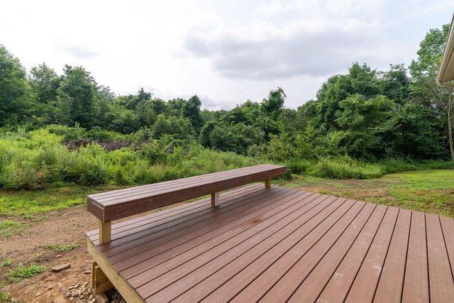 7795 Loches Road NE, Saint Louisville, OH 43071