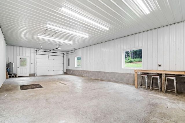 7795 Loches Road NE, Saint Louisville, OH 43071