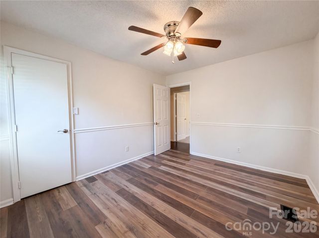 6727 Glenmoor Drive, Charlotte, NC 28214